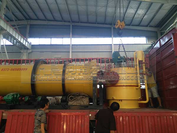 陜西韓城雞2m&times;8m雞糞烘干機(jī)發(fā)貨現(xiàn)場(chǎng)