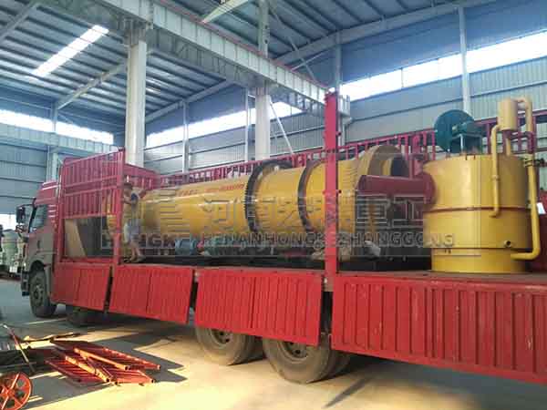 陜西韓城雞2m&times;8m雞糞烘干機(jī)發(fā)貨現(xiàn)場(chǎng)