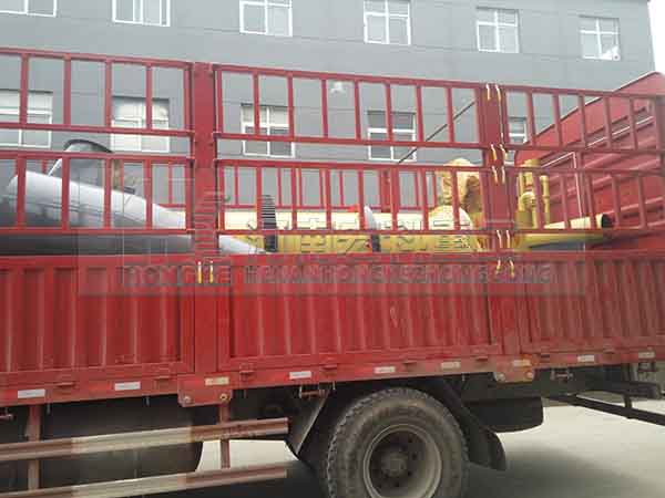 發(fā)往云南普洱市雞糞烘干機裝貨現場